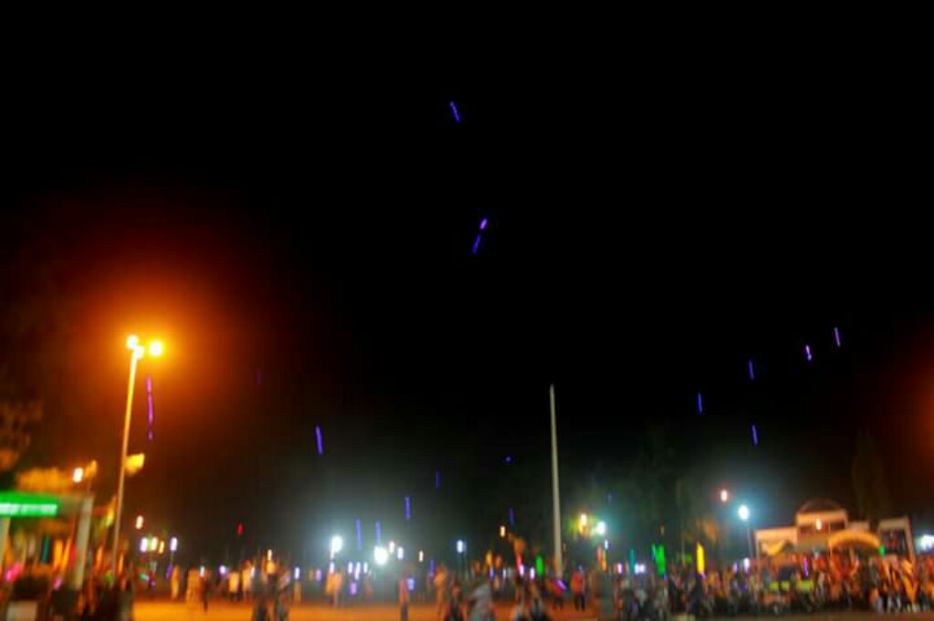 Malam Takbiran, Langit Lapangan Murjani Banjarbaru Dihujani "Meteor"