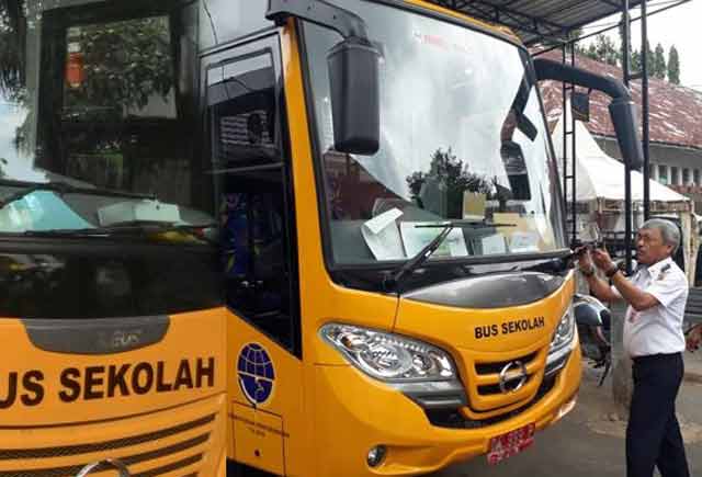 Koleksi angkutan pelajar kota Banjarbaru bertambah. Baru-baru ini, Dishub menambah koleksi angkutan jenis bus dengan kapasitas 27 tempat duduk.