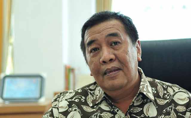 Kesehatan Ketua DPRD Banjarbaru, AR Iwansyah sedang tidak baik.  Namun, ia nekat tetap berhadir dalam Sosialisasi Rencana Relokasi Pasar Bauntung, di Aula Bina Satria Banjarbaru, kamis (20/12/2018). 