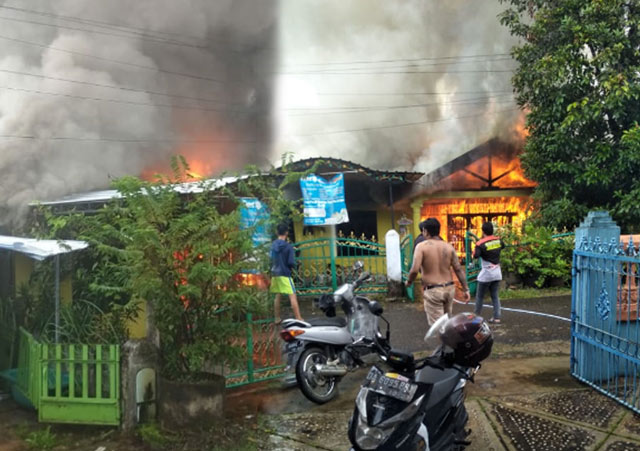Sebuah rumah di Amaco Jl Jambrud Loktabat Utara RT 22 RW 09 Kota Banjarbaru hangus terbakar, Jumat (8/2/2019) sekira pukul 07.30 Wita.