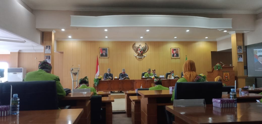 PARIPURNA ISTIMEWA: Indek Pembangunan Manusia (IPM) Kota Banjarbaru Tertinggi di Kalimantan Selatan. IPM yang berhasil diraih Kota Banjarbaru mencapai angka 79,22 tertinggi di Kalimantan Selatan.
