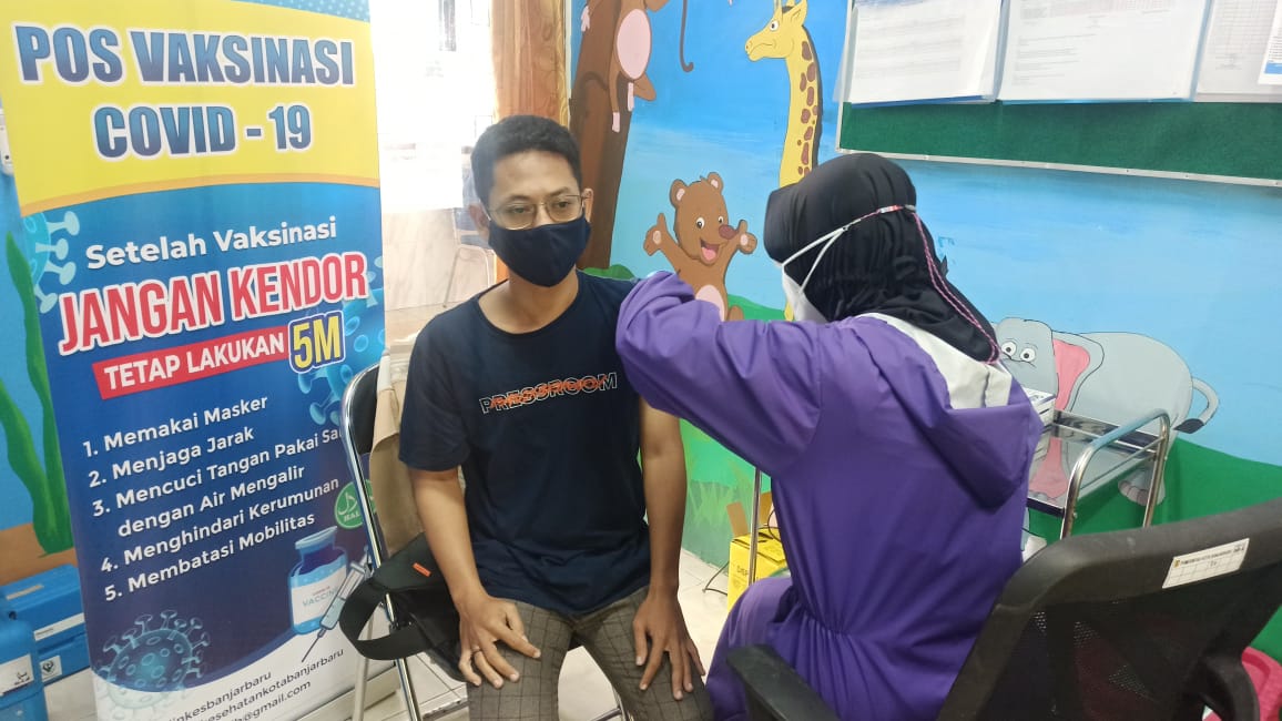 Puluhan Wartawan di Banjarbaru Antusias Ikuti Vaksinasi