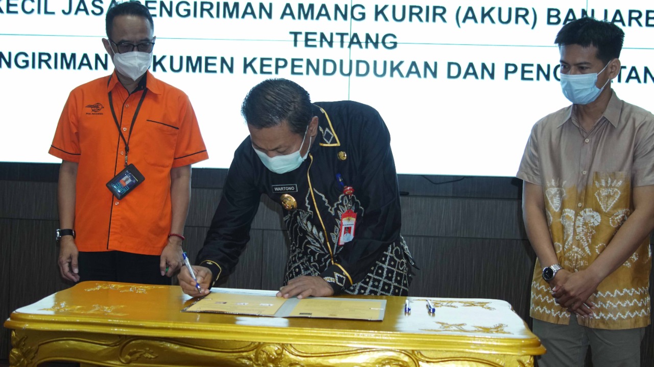 Penandatanganan Kesepakatan Bersama dan Perjanjian Kerja Sama antara Pemerintah Kota Banjarbaru dengan Mitra Kerja di Aula Gawi Sabarataan
