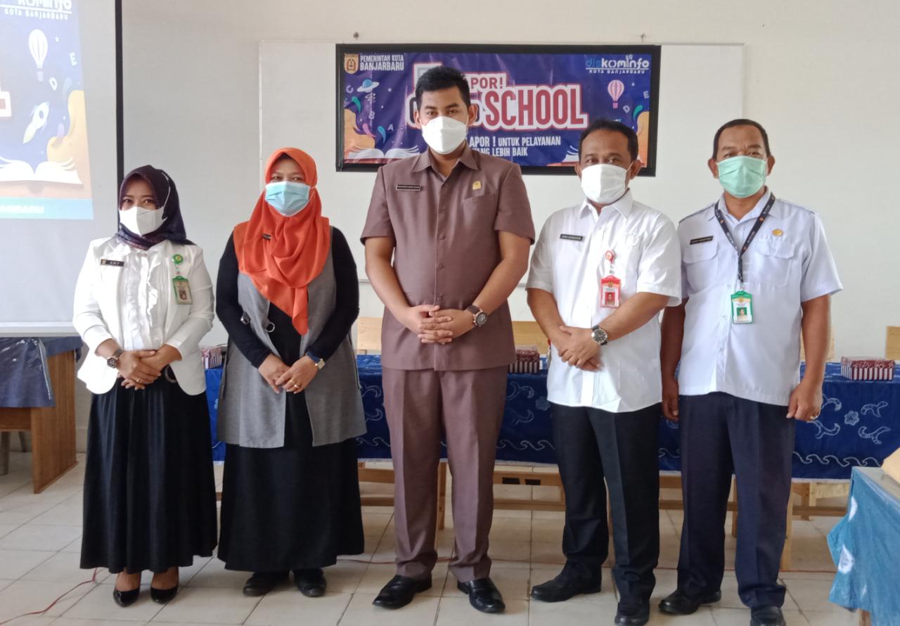 Ketua DPRD dan Kadiskominfo Sosialisasi LAPOR Goes to School ke SMPN 8 Kota Banjarbaru