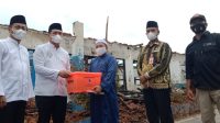 Pemkot Banjarbaru Serahkan Bantuan kepada Ponpes Al-Falah Putra