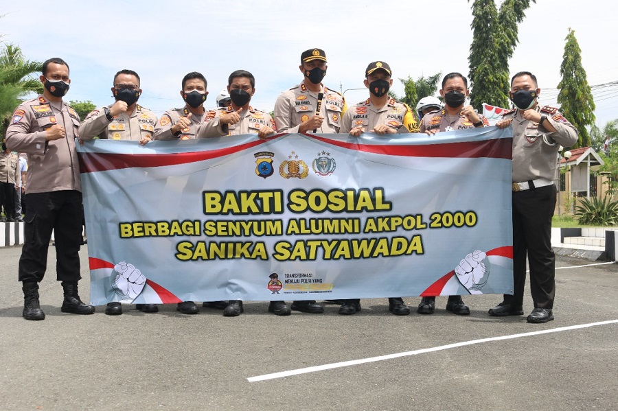 Alumni Akpol 2000 Sanika Satyawada Bagikan 1.500 Paket Sembako
