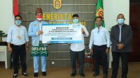 YBM PT PLN UIKL Kalimantan Serahkan Paket Semabako untuk Pasukan Kuning dan Hijau