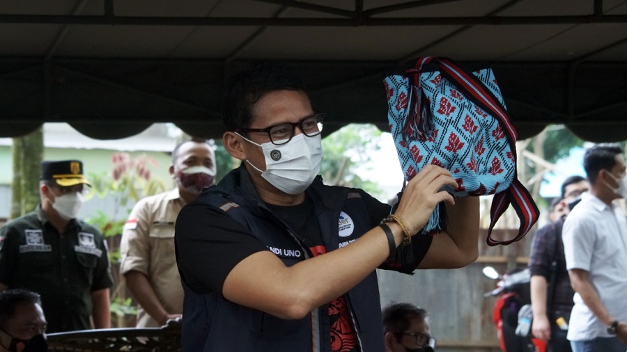 Vivi Melejitkan Ekraf Di Banjarbaru, Sandiaga Uno Mengapresiasi dan Dukung