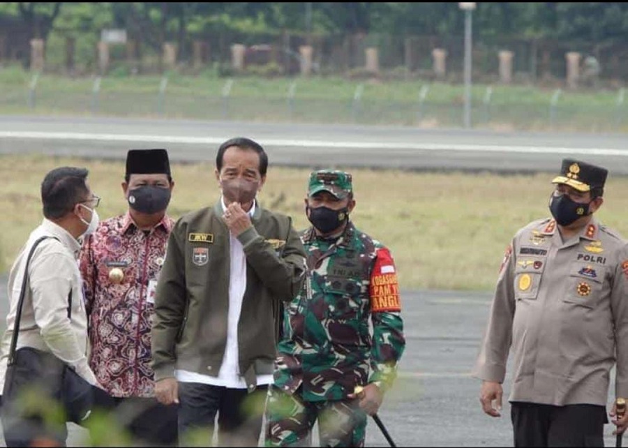 Tiba di Kalsel, Jokowi Akan Resmikan Pabrik hingga Jembatan Alalak