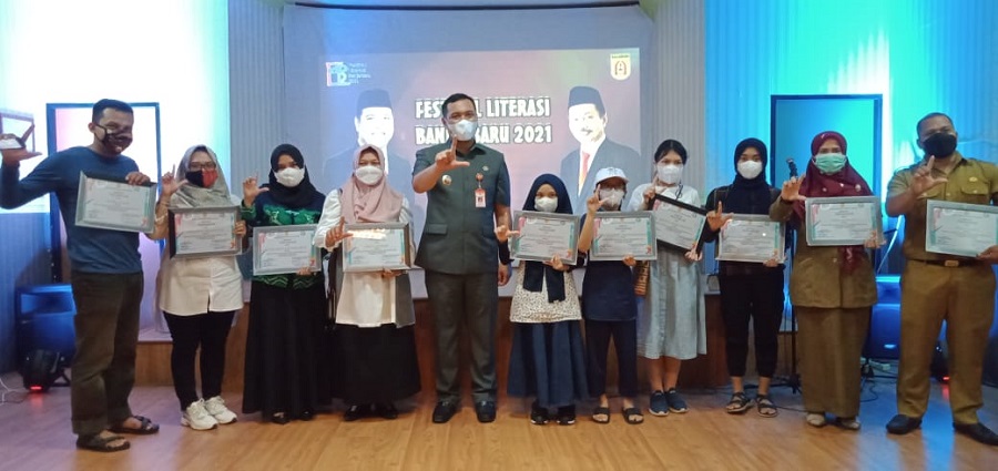 Buku 'Aku adalah Piala Kebanggaan' Menandai Berakhirnya Festival Literasi Banjarbaru 2021