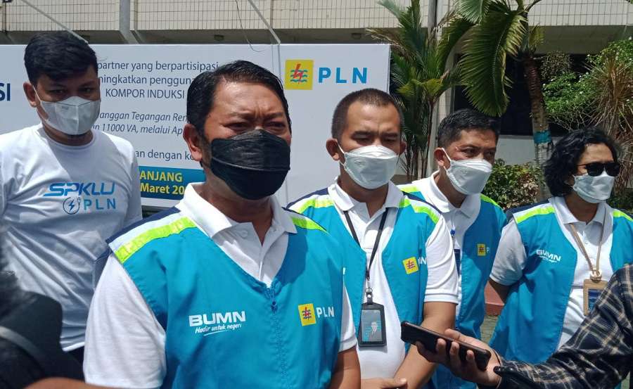 Peresmian SPKLU Terbesar di Kalimantan dan Penyalaan Listrik 24 Jam di Enam Desa