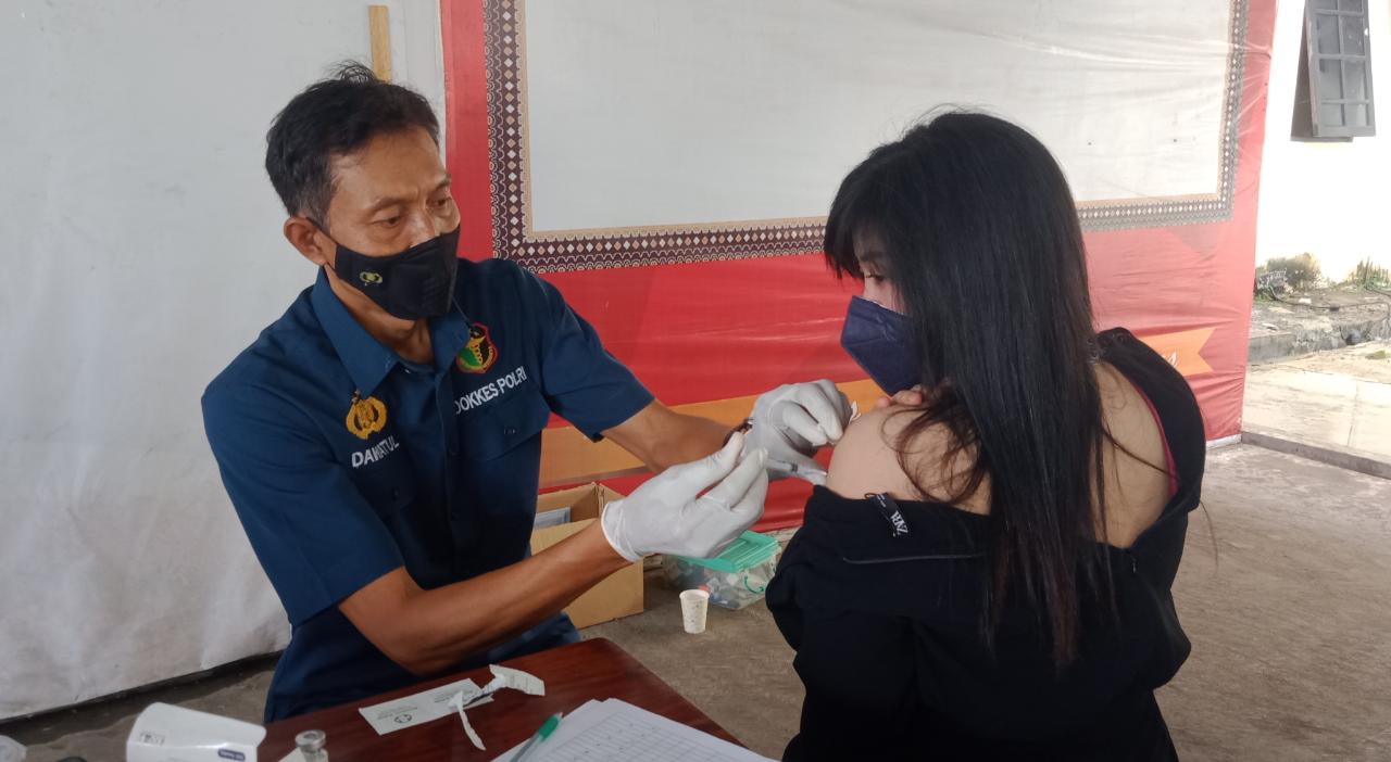 Polres Banjarbaru Gelar Vaksinasi Serentak