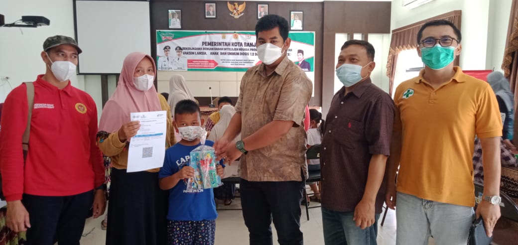 Gandeng BIN Kalsel, Ketua DPRD Banjarbaru Gelar Vaksinani Massal di Empat Lokasi