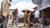 Pedagang Pasar Alabio HSU Terharu dengan Aksi Berbagi Paman Birin