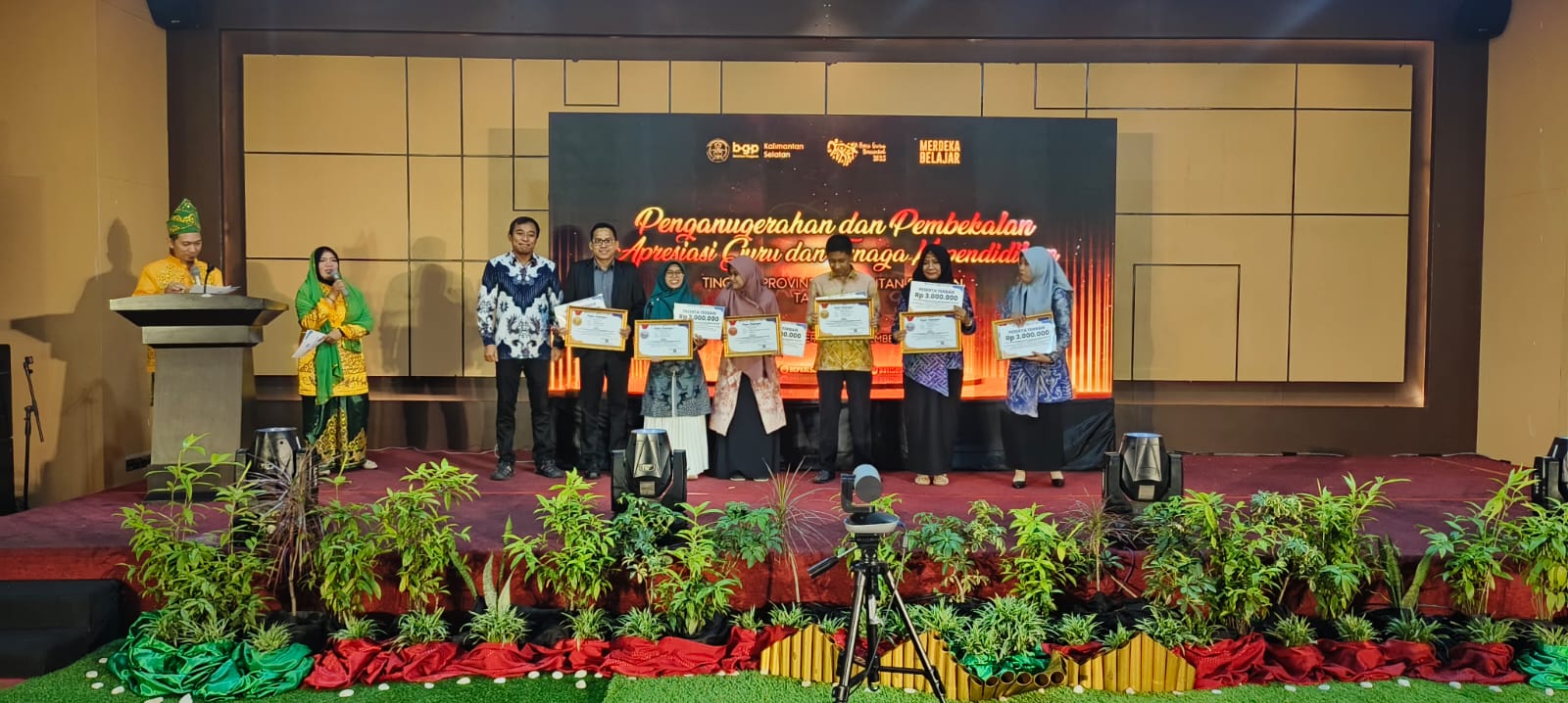 Guru SD Kecil Raranum Balangan Raih Penghargaan pada GTK Kalimantan Selatan