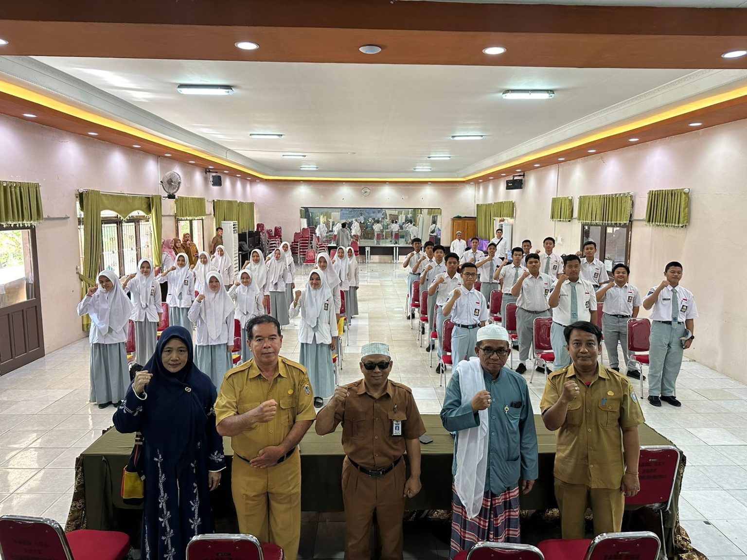 SMKN 1 Martapura yang mengikuti kegiatan serupa yang digelar oleh Bidang Kepemudaan pada Dinas Kebudayaan Kepemudaan Olahraga dan Pariwisata (Disbudporapar) Kabupaten Banjar, di sekolah setempat, Senin (6/11/2023) pagi.